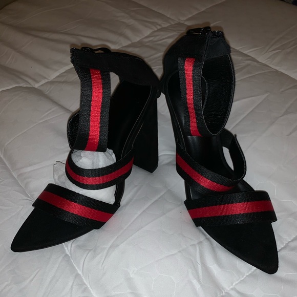Black & red high heel shoe - Picture 2 of 4